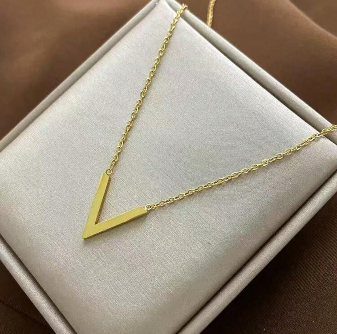 Collier V